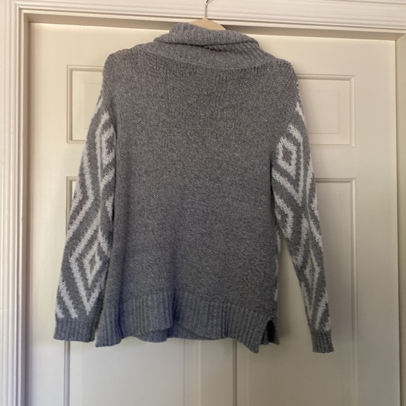 Gray White Knit Soft Sweater Cowl Neck Diamond Pattern Front & Sleeves Gray Back - Picture 5 of 5